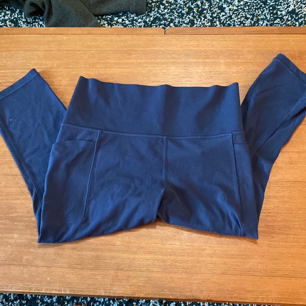Athleta Navy Blue Capri Leggings
